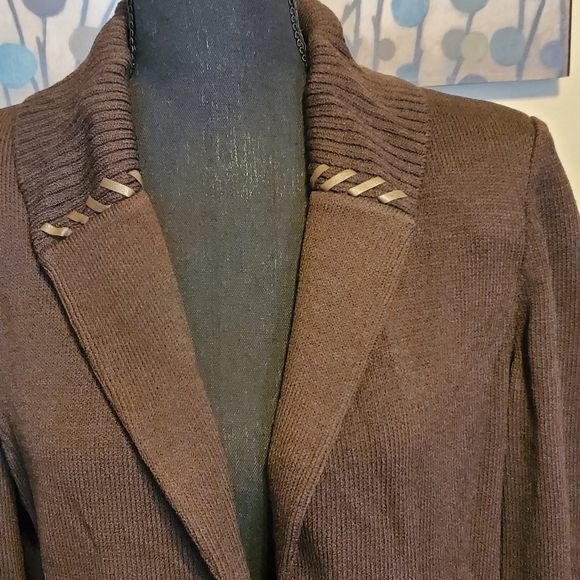 St. John Sweater/Blazer - Picture 4 of 6